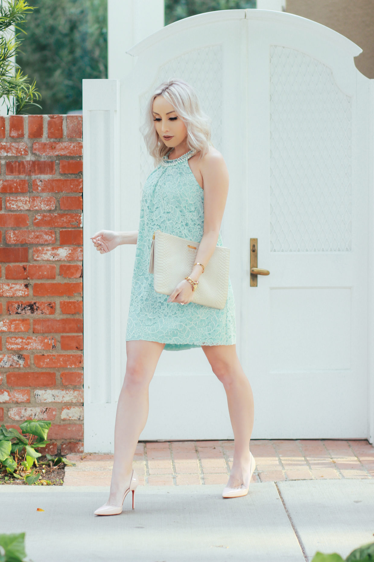 Blondie in the City | Elegant Mint Lace Dress by @maggylondon | Breakfast At Tiffany's Inspired