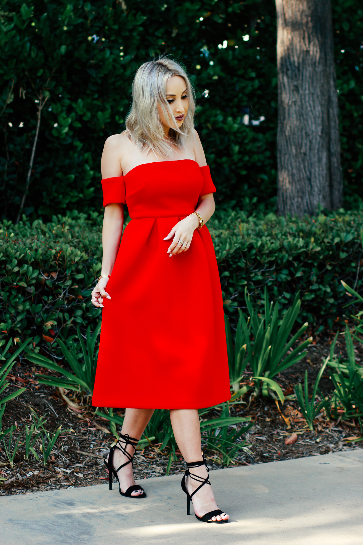 Blondie in the City | Chic Red Dress | Elegant Red Dress | @makemechic