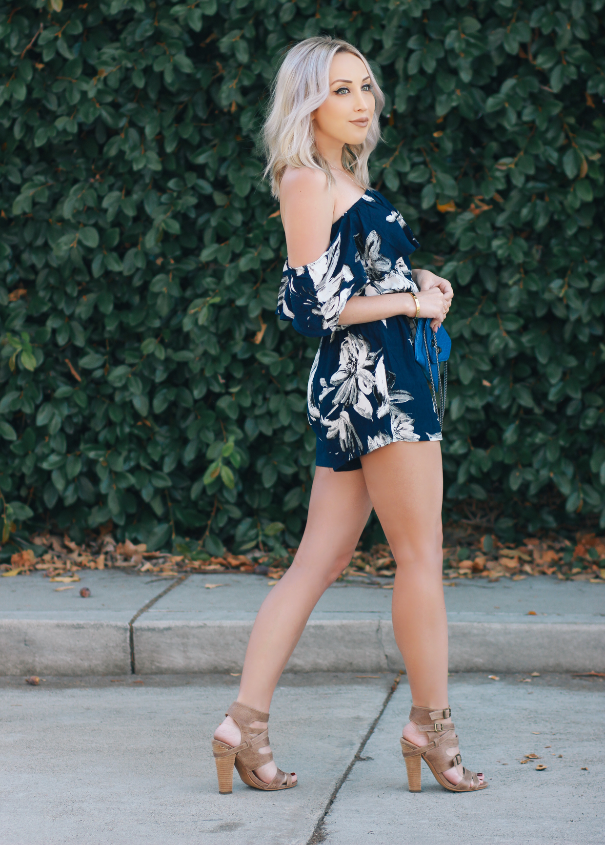 Blondie in the City | WIN A $200 Gift Card to @anglclothing on BlondieintheCity.com! | Floral Print, Off the Shoulder Romper | Summer Romper | Summer Outfit Inspiration