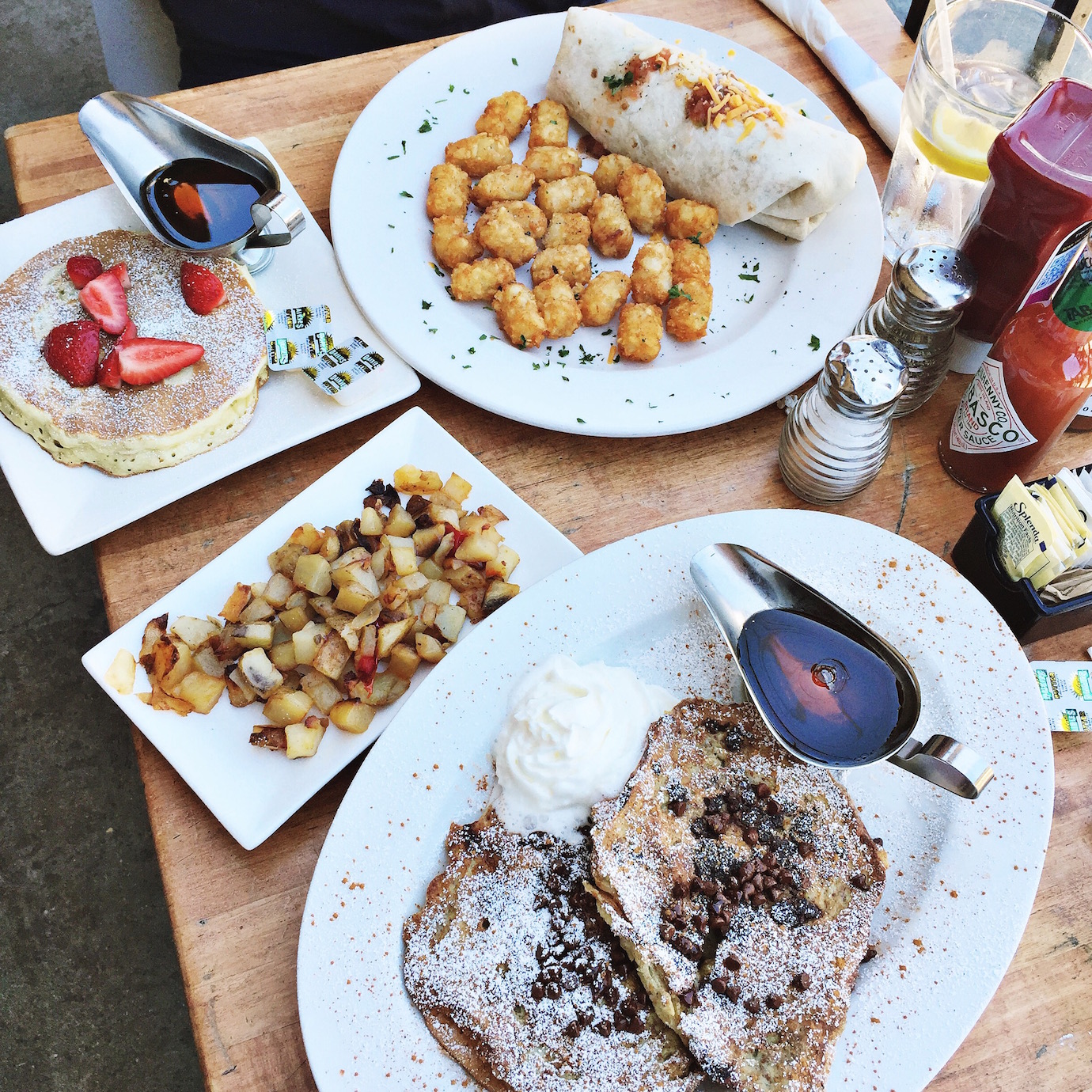Blondie in the City | Instagram @HayleyLarue | Food, Breakfast, French Toast | Great LA breakfast spot - Jack n Jills Too