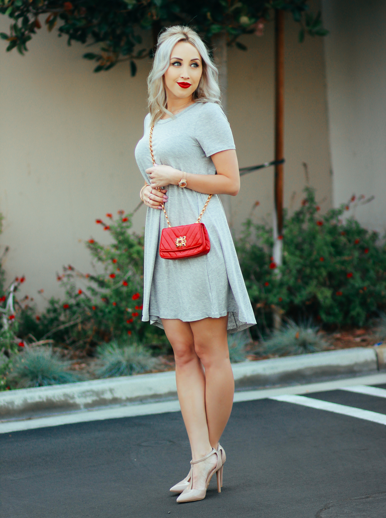 Blondie in the City | Simple Grey T-Shirt Dress from @anglclothing | Grey & Red #OOTD