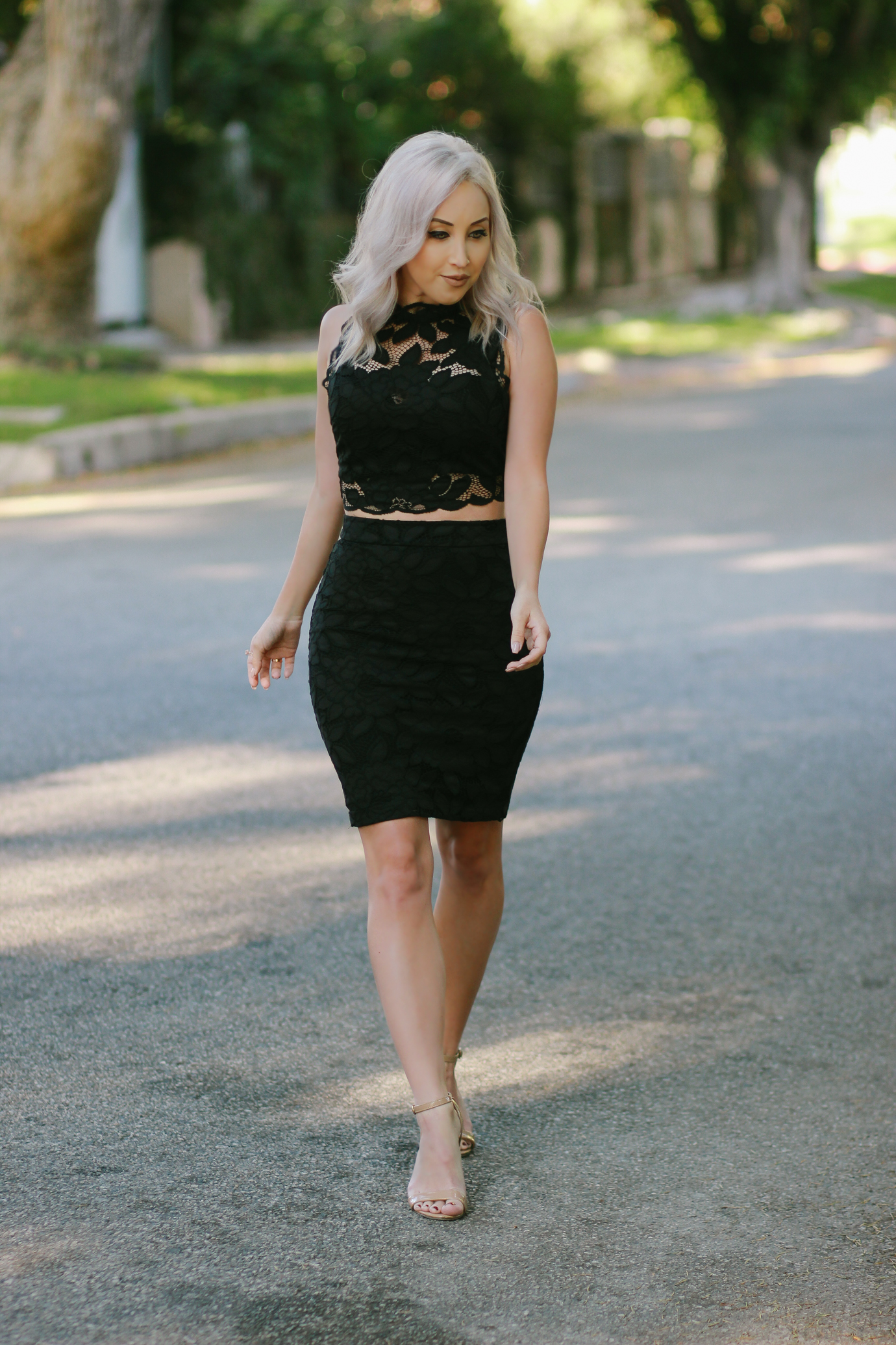 Blondie in the City | Black Lace Two Piece from @bebestores | Fashion Blogger #OOTD