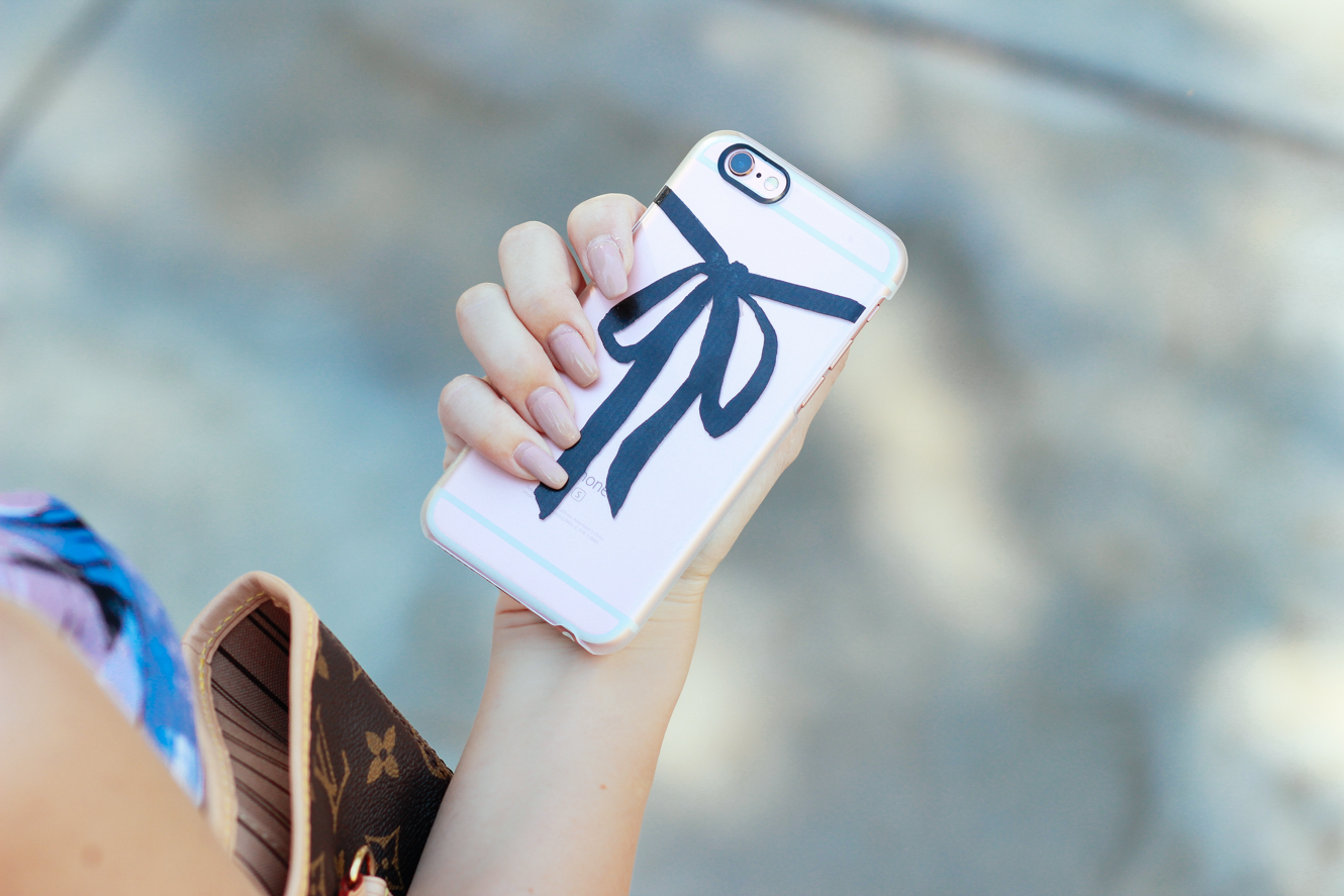 Blondie in the City | Vince Camuto Geometric Dress | Louis Vuitton Neverfull MM | iPhone Case @casetify