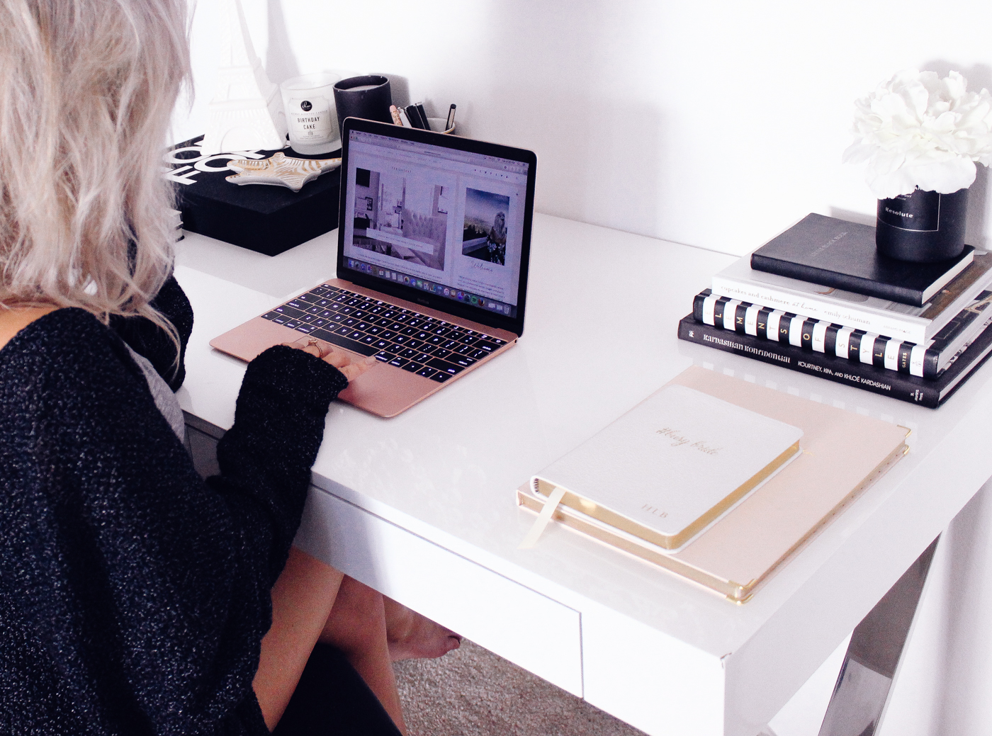 Blondie in the City | Rose Gold MacBook