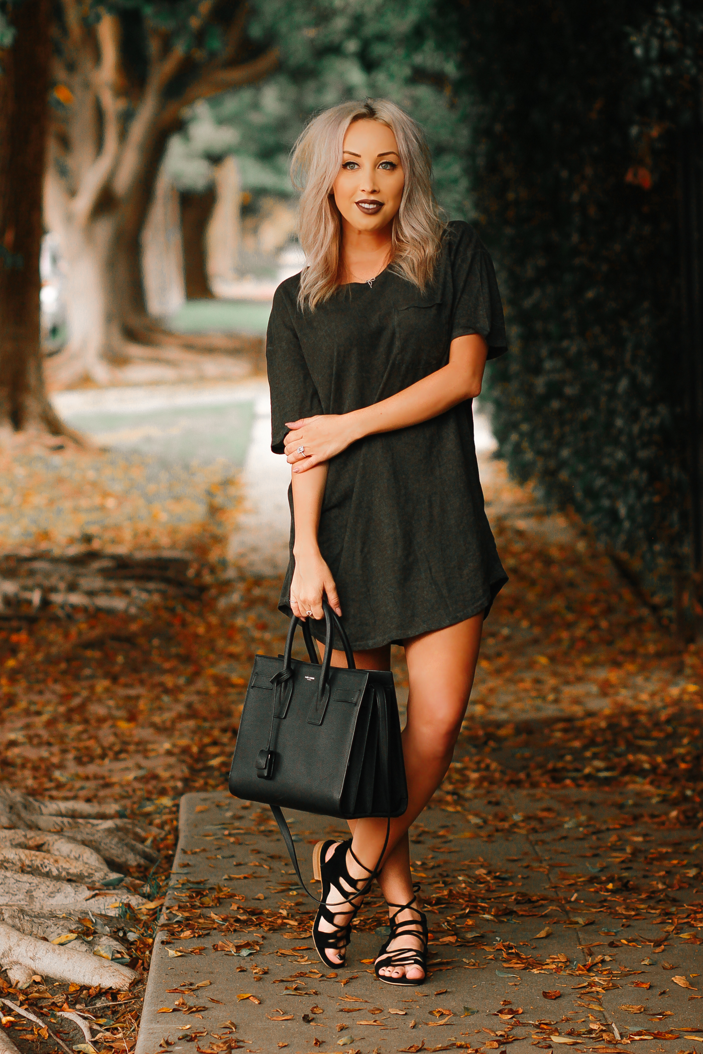Blondie in the City | Men's Tee as a Women's T-Shirt Dress from @UrbanOutfitters 