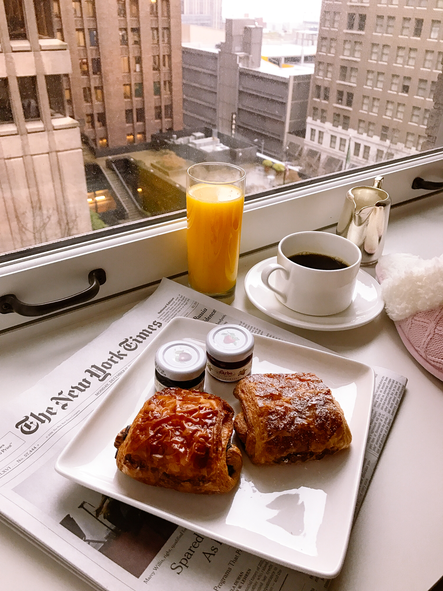Blondie in the City | Victoria's Secret Pajamas, Room Service | Fairmont Olympic hotel in Seattle