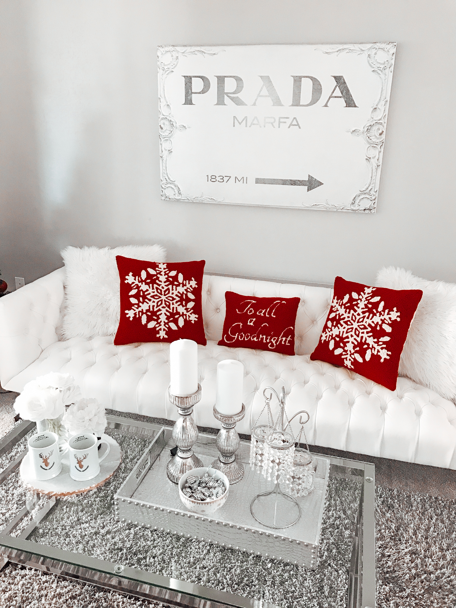 Blondie in the City | Christmas Home Decor, Holiday Decor | Red & White Decor