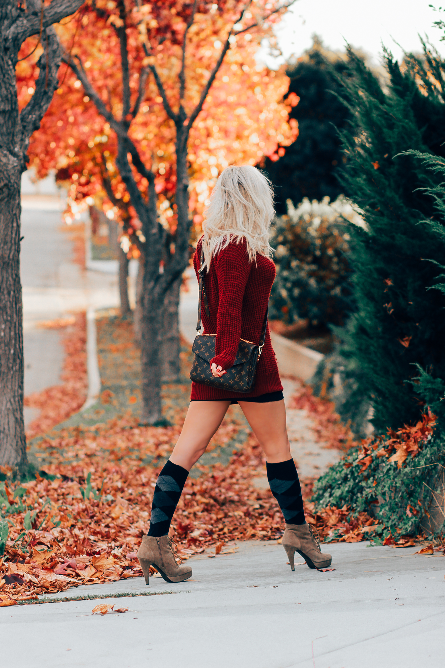 Blondie in the City | Fall & Winter Fashion | Louis Vuitton Pochette Metis