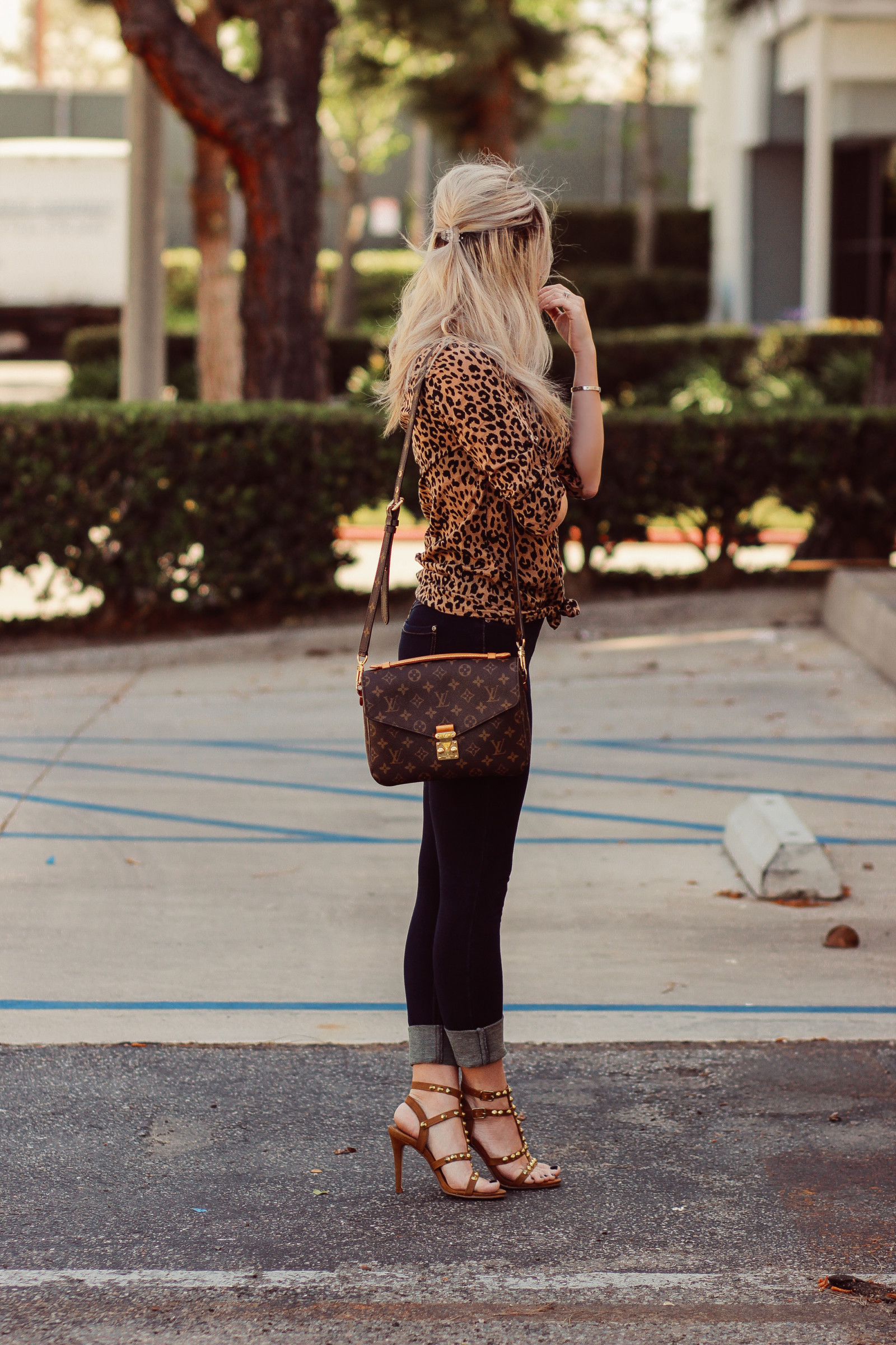 Blondie in the City | Leopard Button Up | Leopard Fashion | Louis Vuitton Pochette Metis