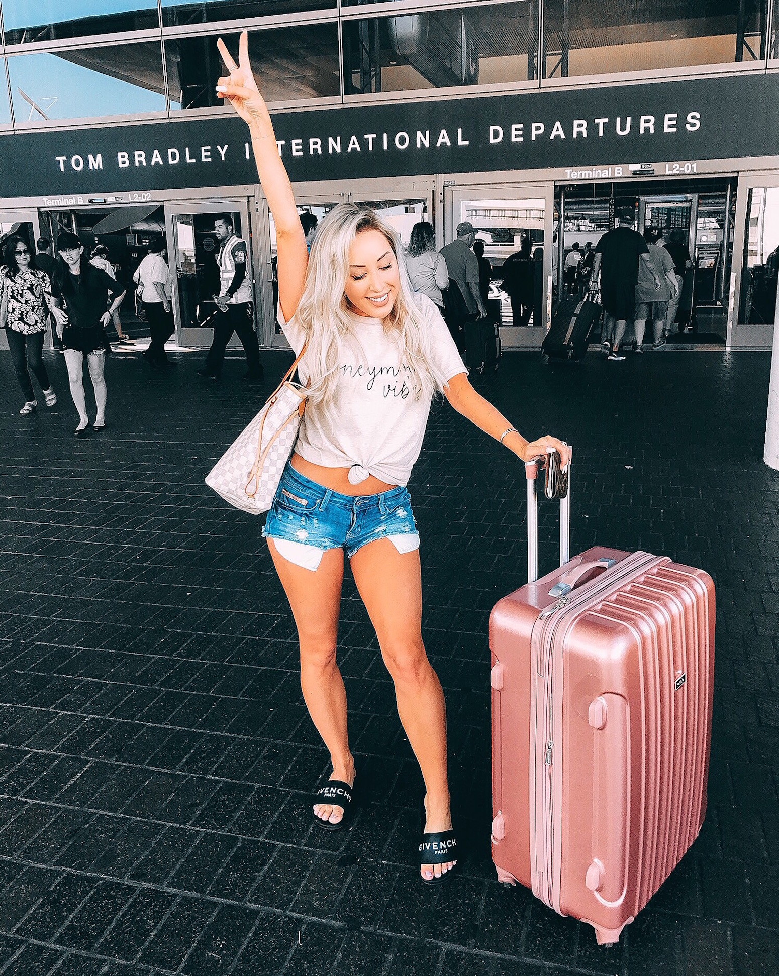 Blondie in the City | Honeymoon Vibes | Rose Gold Luggage | Hayley Larue Instagram