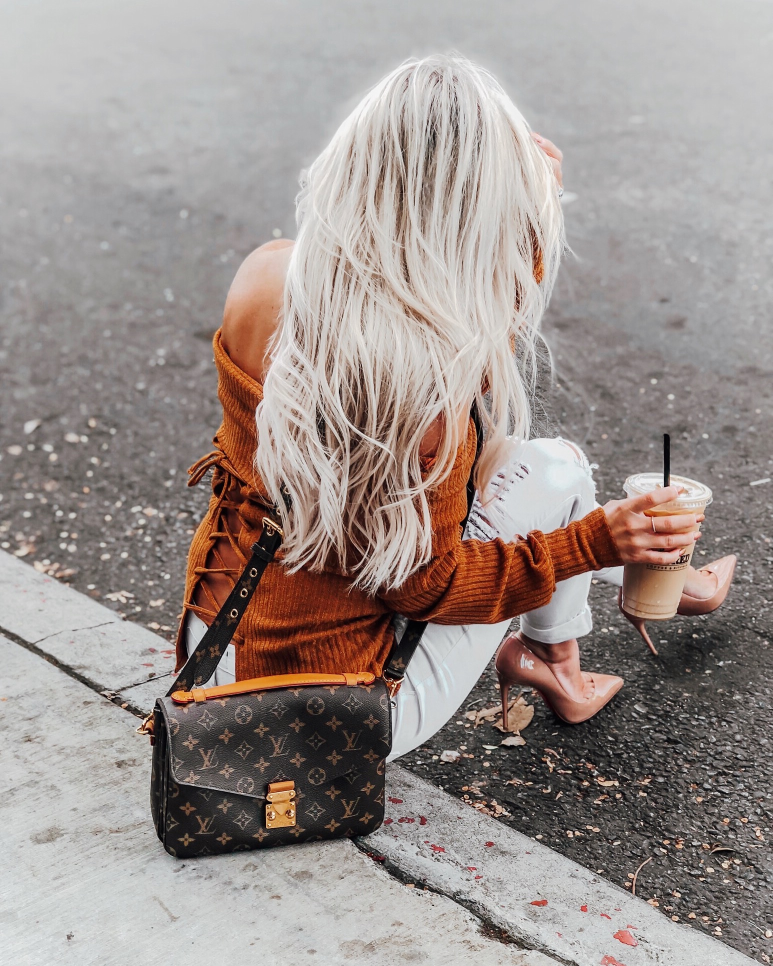 Shop @HayleyLarue Instagram | Blondie in the City | Photo Inspo