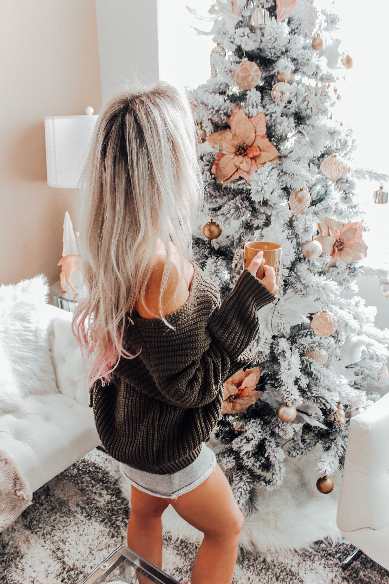 Blondie in the City | Christmas Decor | All The Christmas Feels