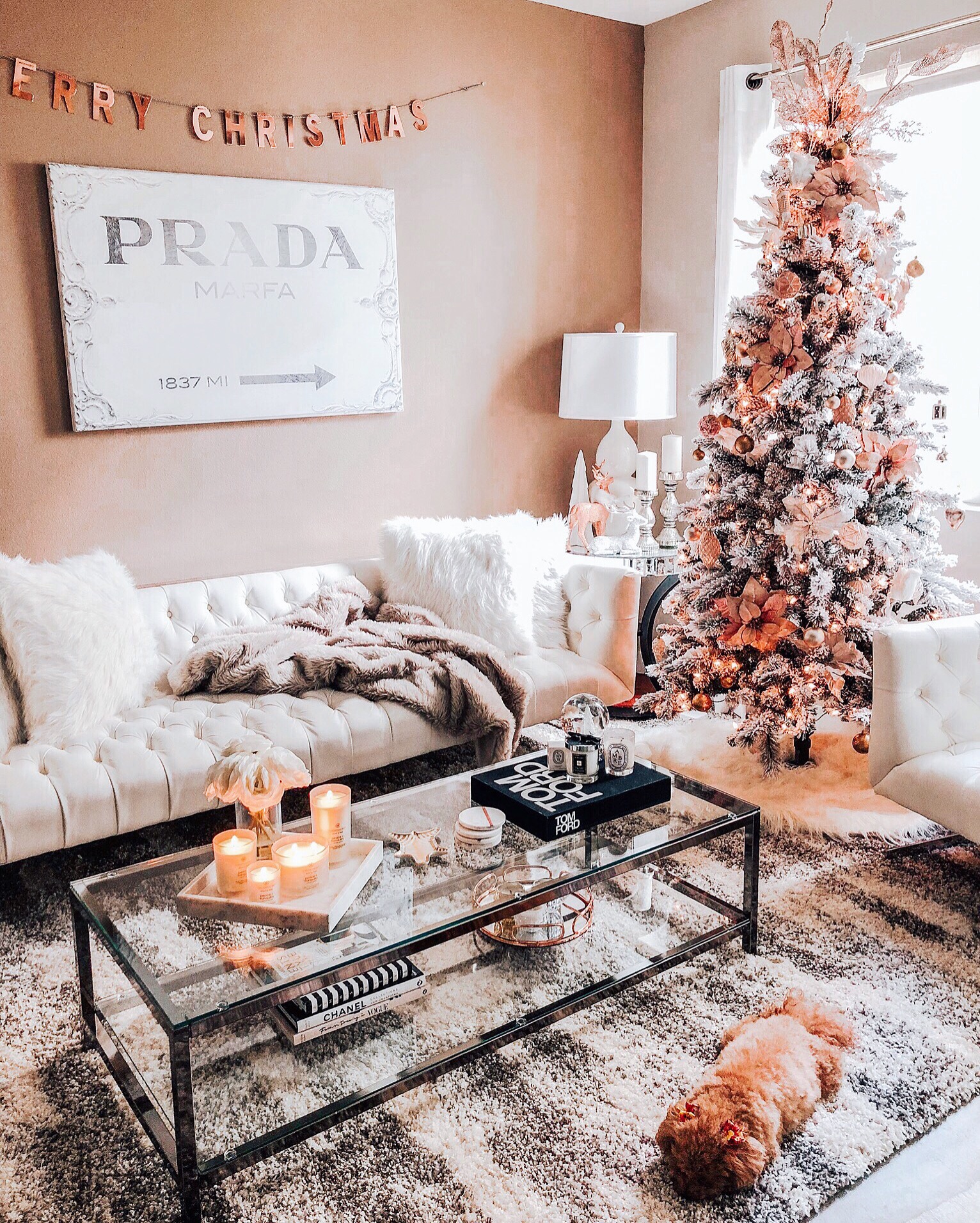 Blondie in the City | Christmas Decor | All The Christmas Feels