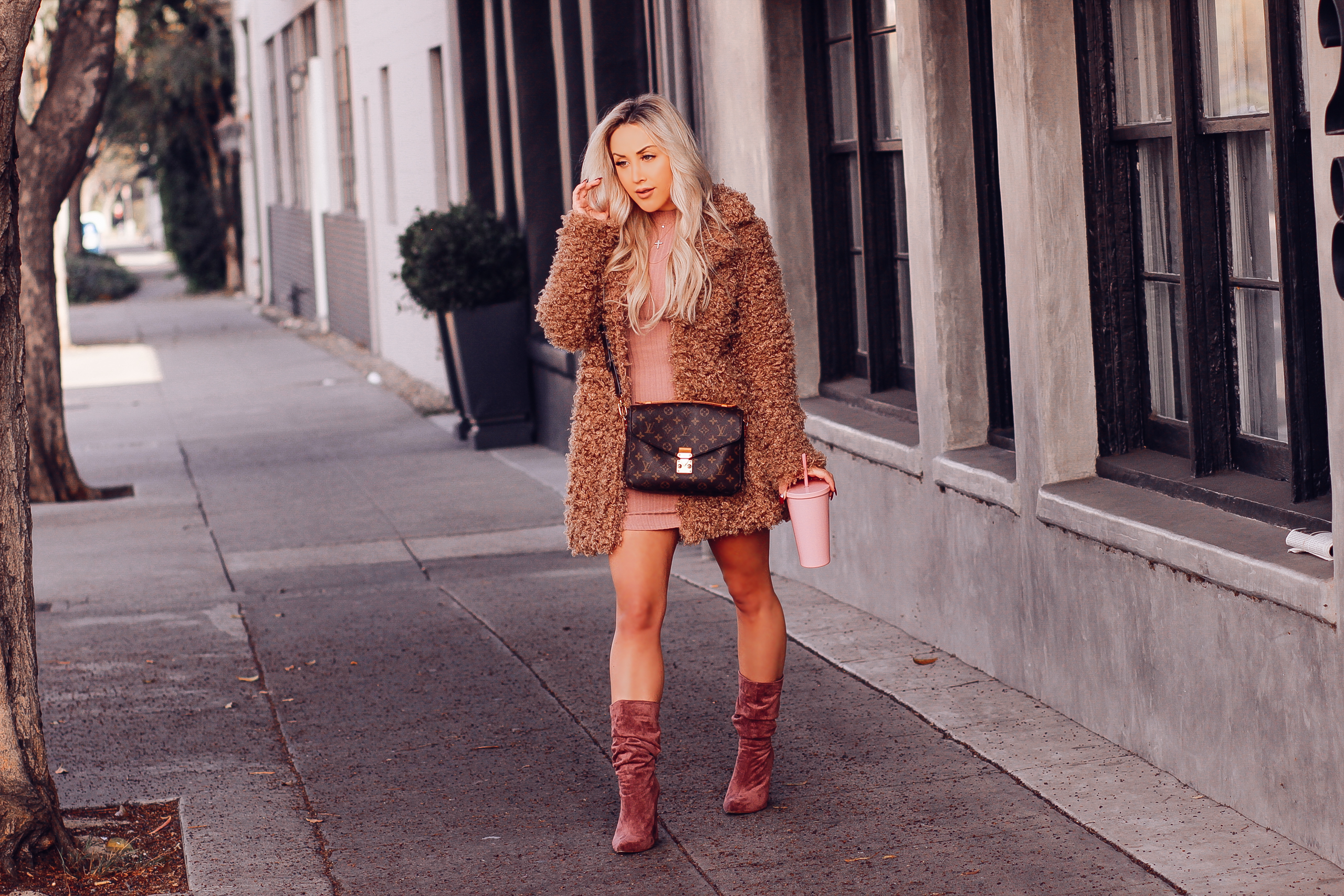Pink Bodycon Dress, Mauve Suede Boots | Louis Vuitton Pochette Metis | Blondie in the City