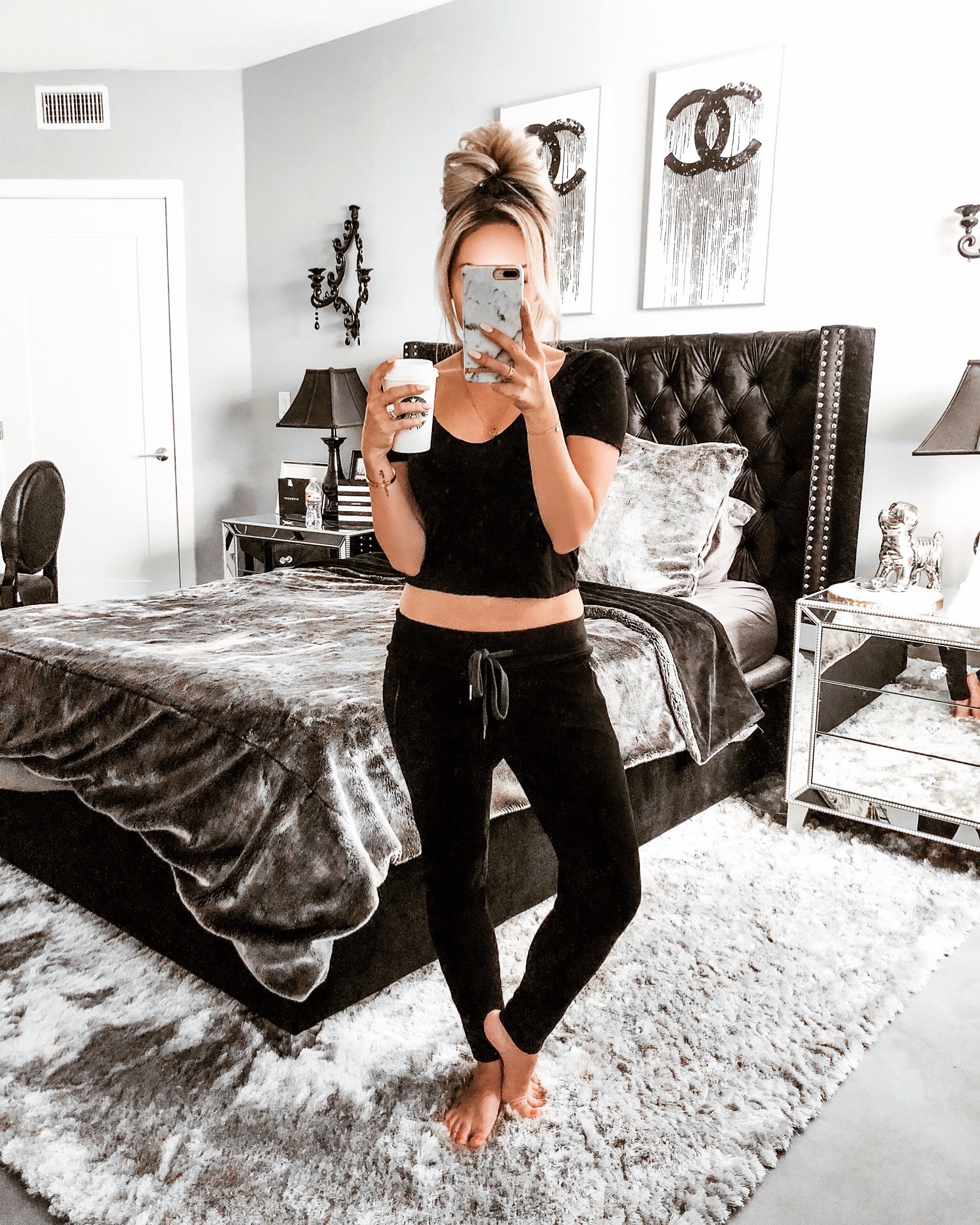 Hayley Larue Instagram | Blondie in the City | Mirror Selfie | Rokwolf loungewear