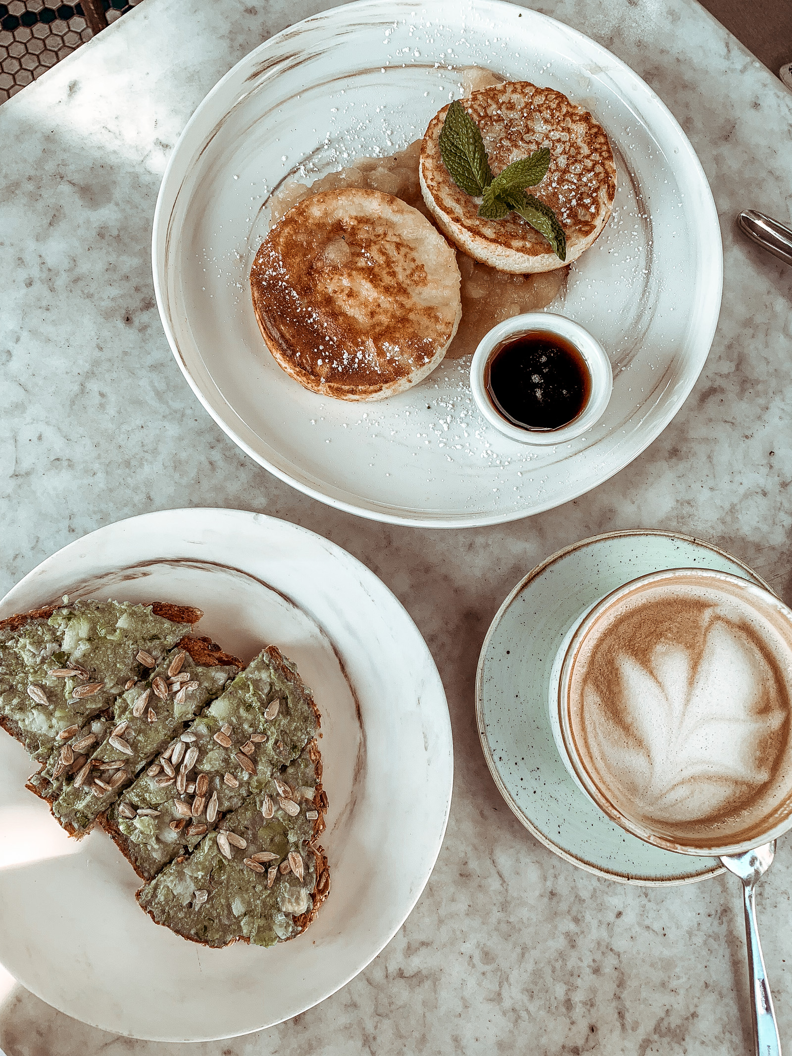 Cute Brunch Spot in LA | The Butcher, The Baker, The Cappuccino Maker | Breakfast | Photo inspo | Blondie in the City by Hayley Larue