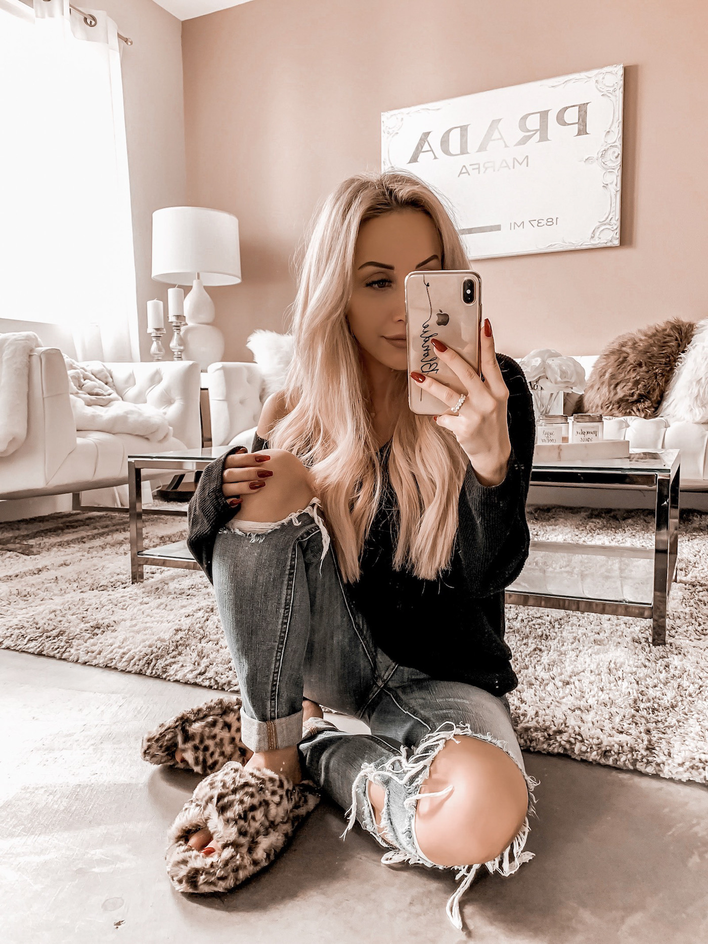 Instagram: @HayleyLarue | Blondie in the City | Mirror Selfie | Home Decor | Living Room Decor | 