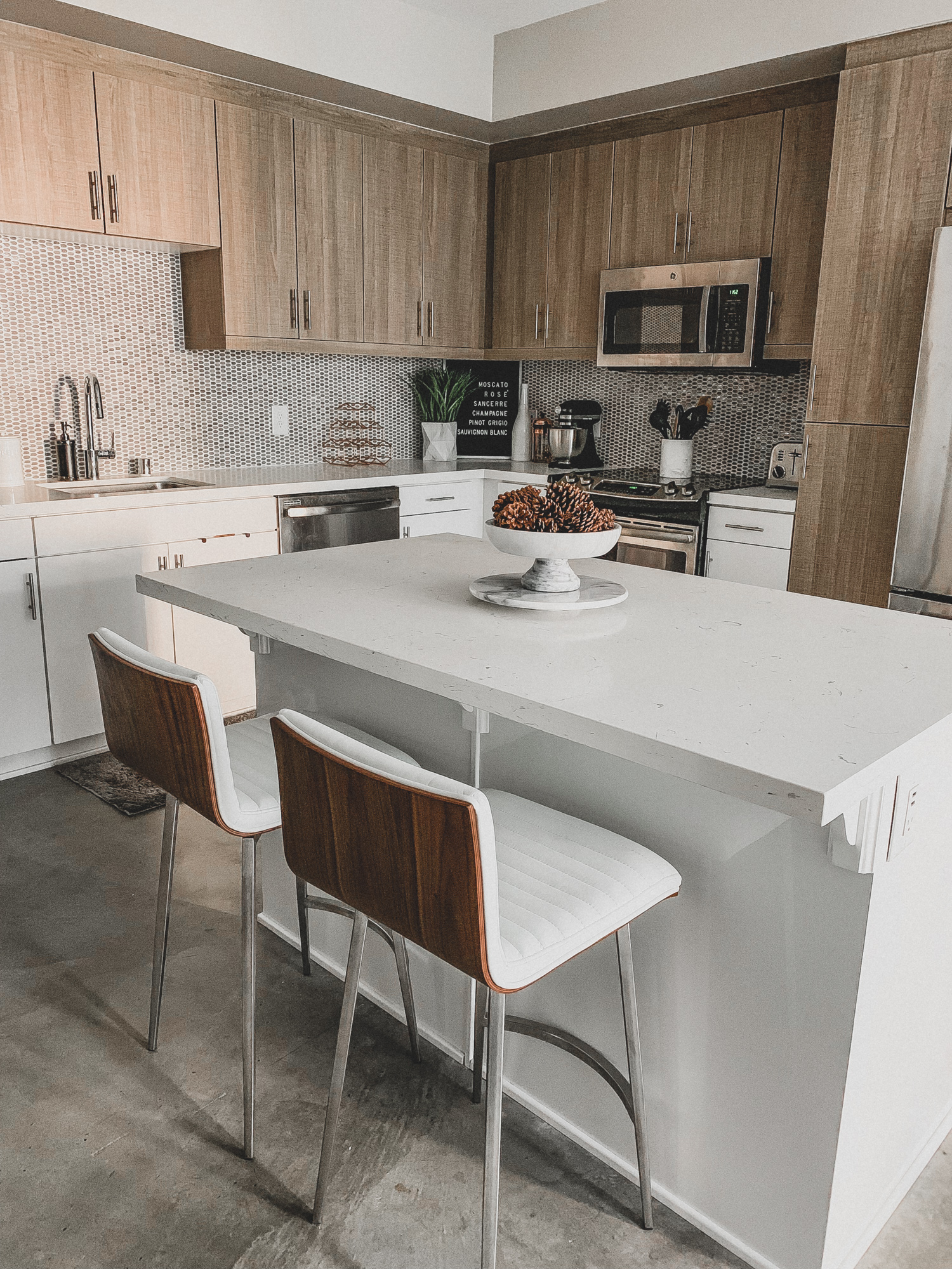 Modern Kitchen Decor | Marble & Wood Kitchen Decor | Home Decor | Apartment Decor | Blondie in the City by Hayley Larue