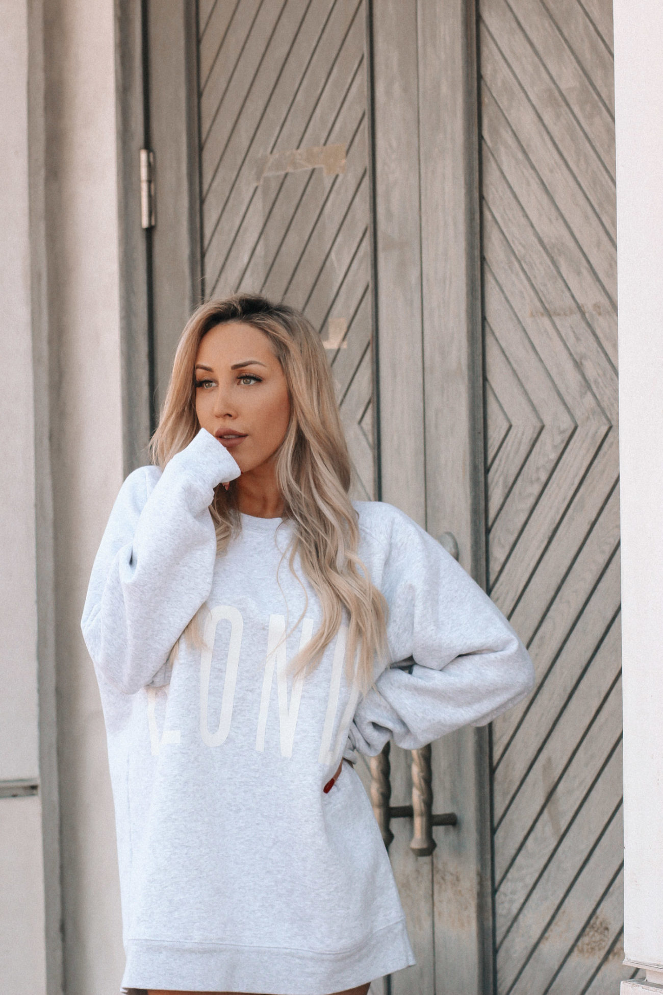 Blonde Oversize Sweatshirt | Brunette The Label | Pink Adidas | Cute Hipster Style | Blondie in the City by Hayley Larue