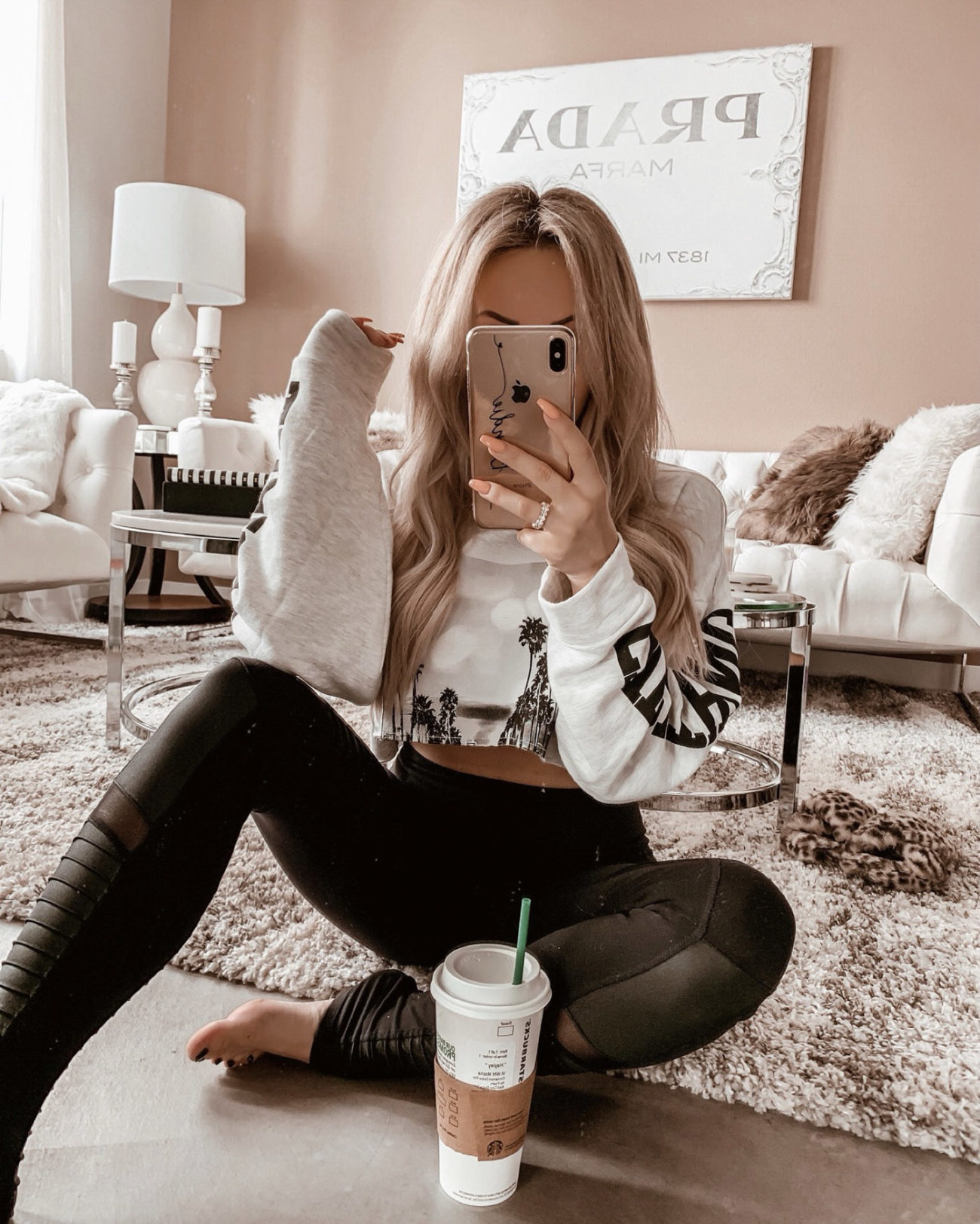 Hayley Larue Instagram | Mirror Selfie | Fashion Blogger | Blondie in the City by Hayley Larue