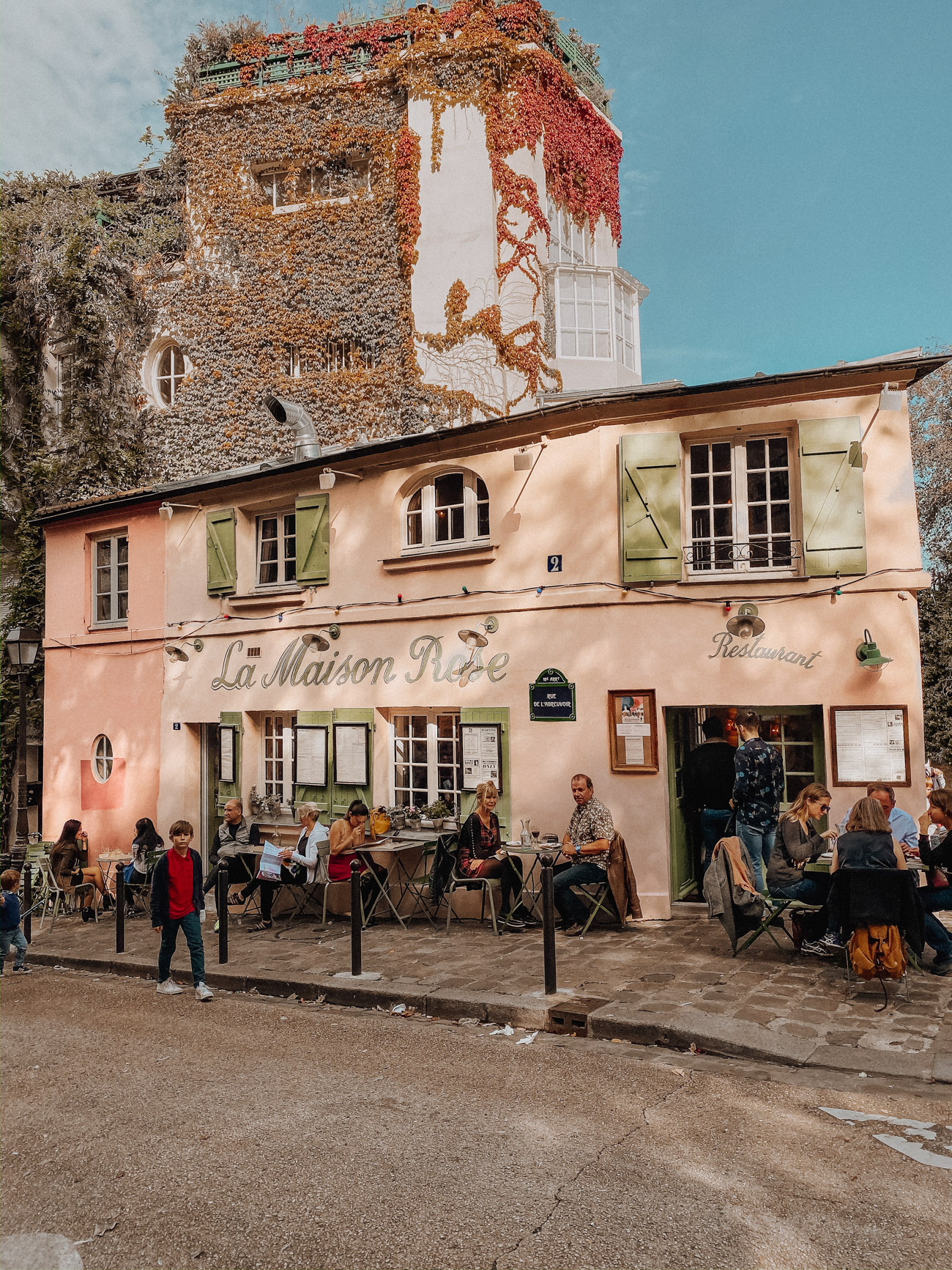 Cafes To Visit in Paris | Paris Cafes | La Maison Rose | Pink Paris Cafe