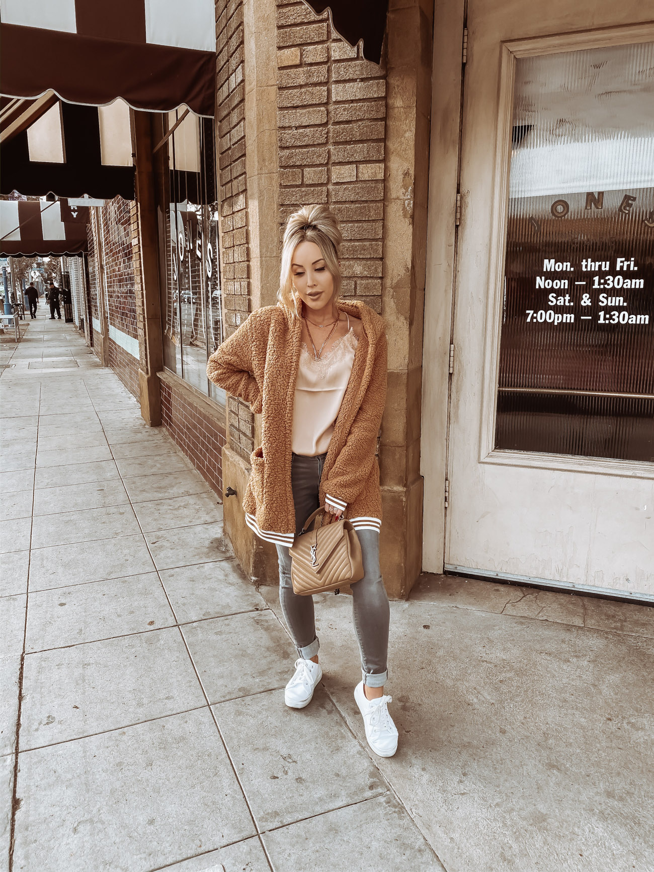 Brown Teddy Coat | Outfit inspo | Street Style | Fall Fashion | Blondie in the City by Hayley Larue